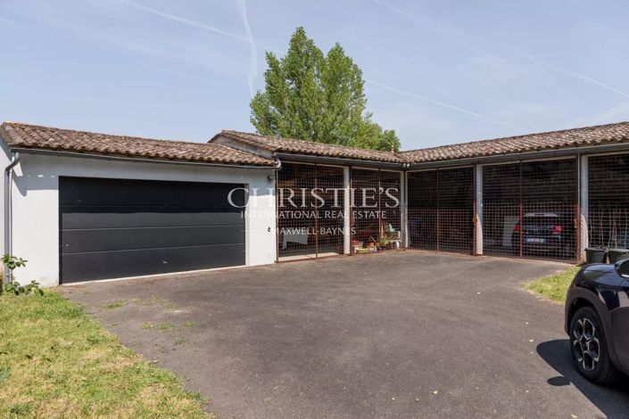 Image No.25-5 Bed House for sale