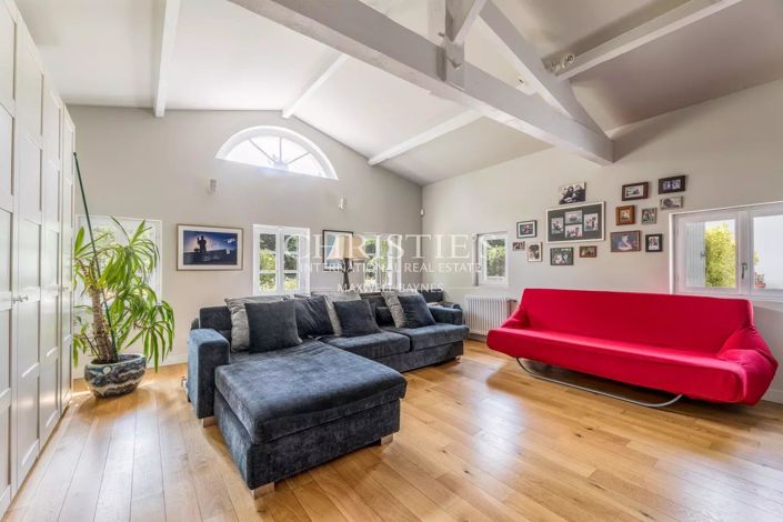 Image No.9-5 Bed House for sale