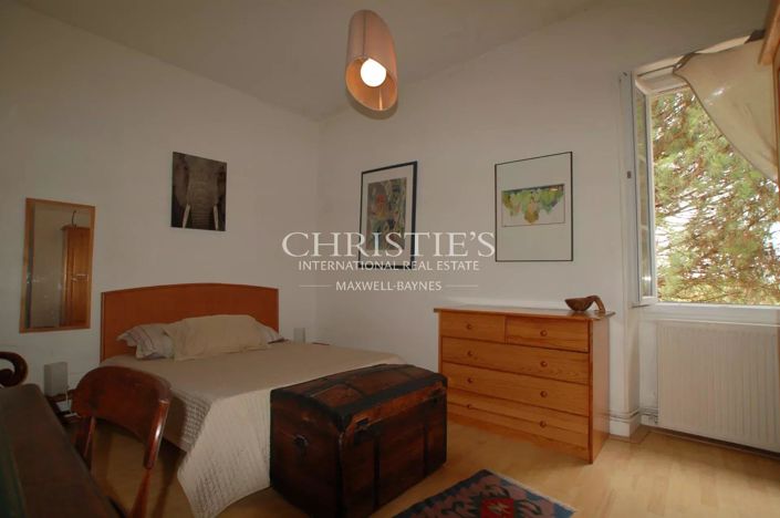 Image No.11-10 Bed House for sale