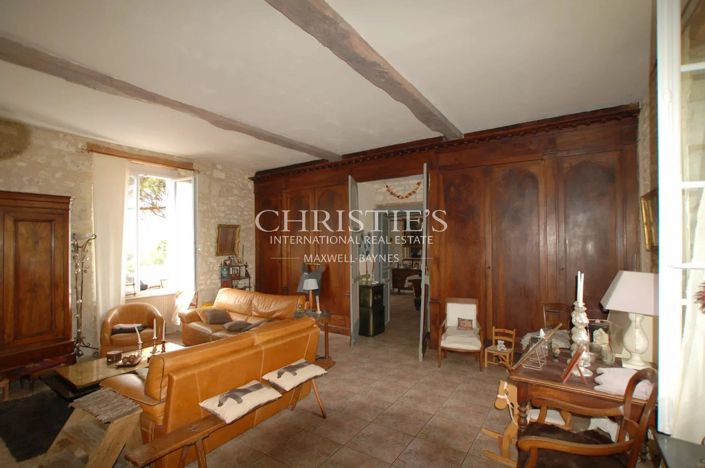 Image No.6-10 Bed House for sale