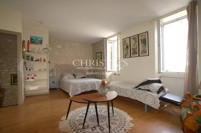 Image No.9-10 Bed House for sale