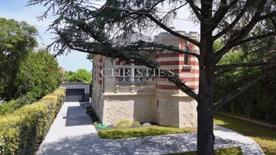 5 Bed House for sale