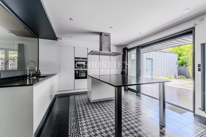 Image No.10-5 Bed House for sale