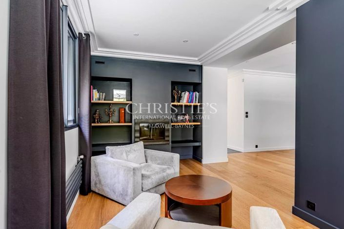 Image No.11-5 Bed House for sale