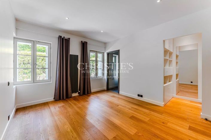 Image No.12-5 Bed House for sale