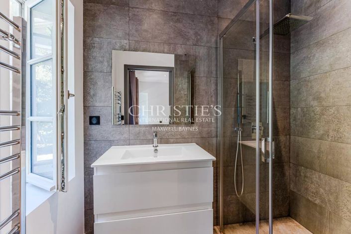 Image No.13-5 Bed House for sale