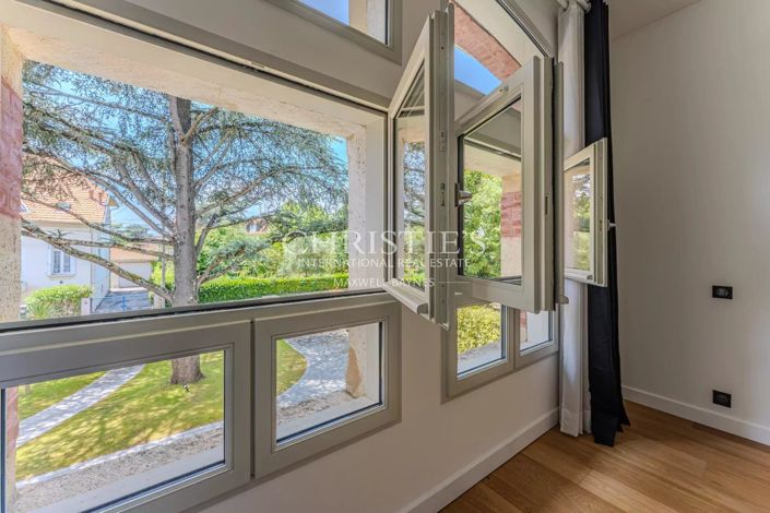 Image No.15-5 Bed House for sale