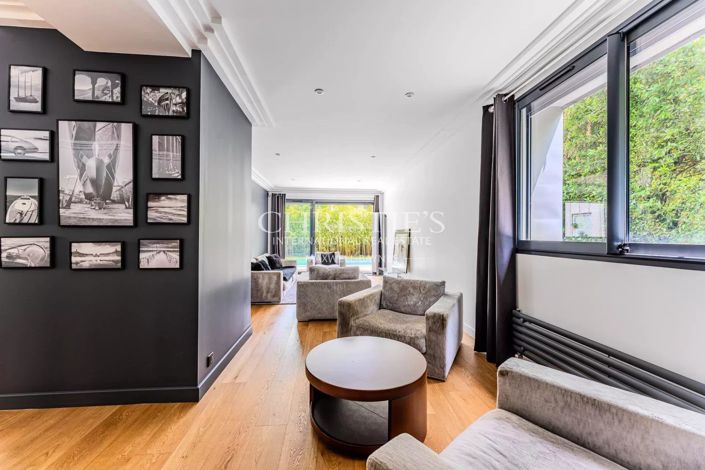 Image No.21-5 Bed House for sale