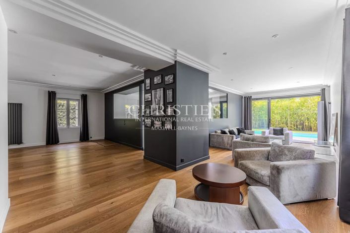 Image No.3-5 Bed House for sale