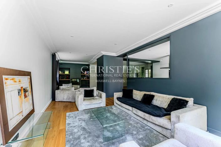 Image No.7-5 Bed House for sale