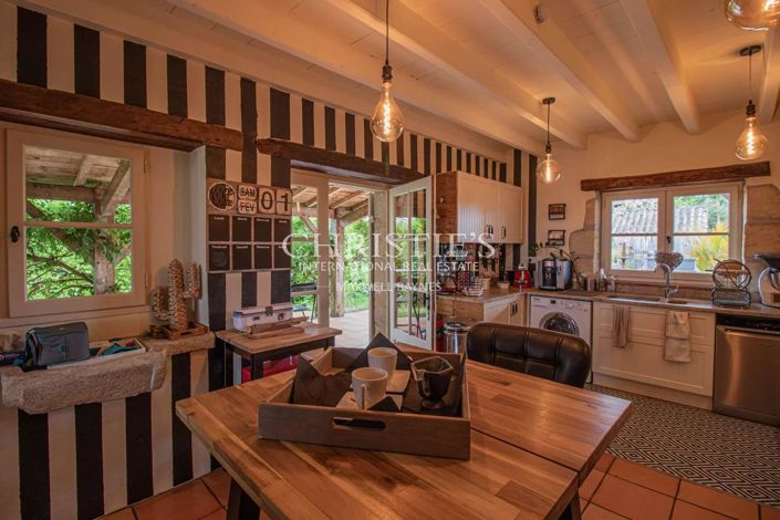 Image No.11-8 Bed House for sale