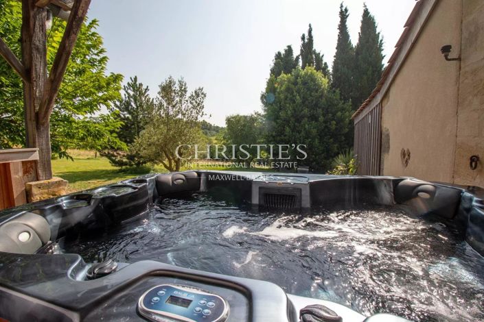 Image No.4-8 Bed House for sale