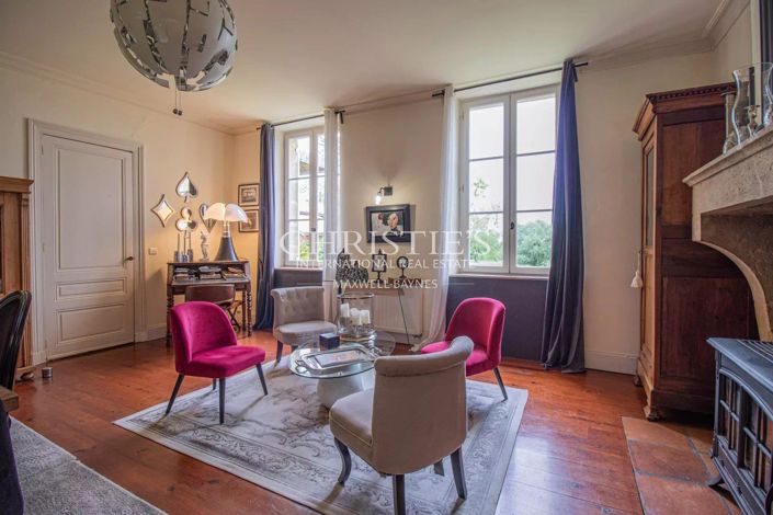 Image No.9-8 Bed House for sale