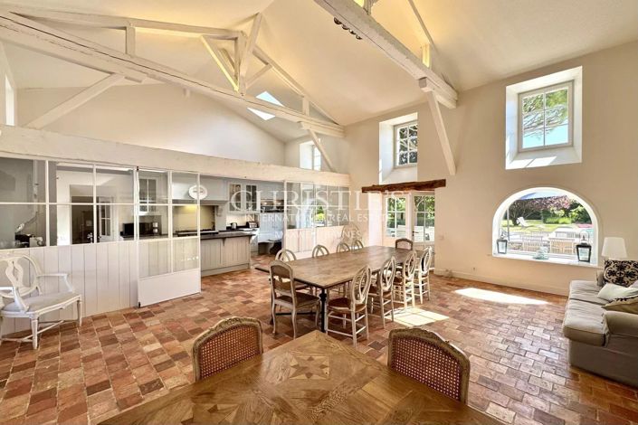 Image No.10-10 Bed House for sale