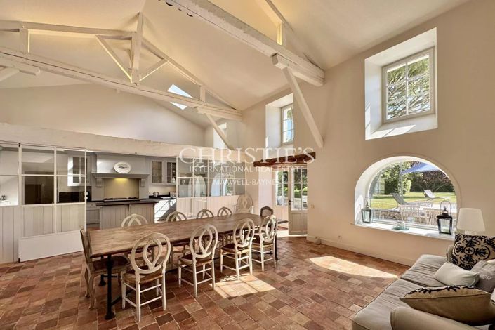 Image No.12-10 Bed House for sale