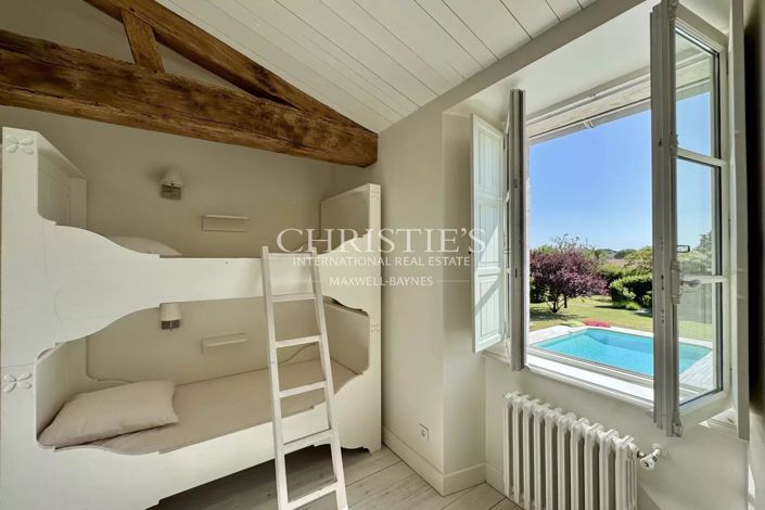 Image No.23-10 Bed House for sale