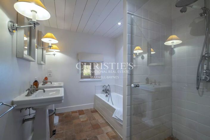 Image No.26-10 Bed House for sale