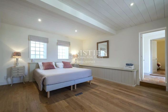 Image No.27-10 Bed House for sale