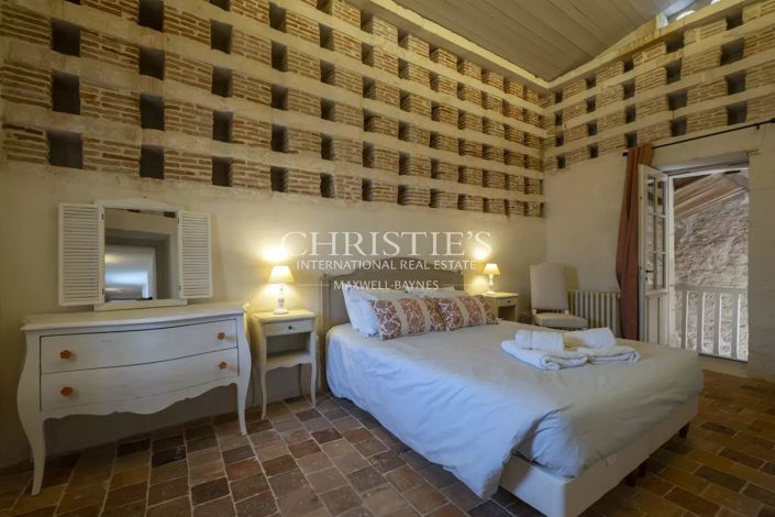 Image No.29-10 Bed House for sale