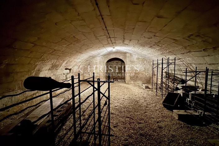 Image No.33-10 Bed House for sale