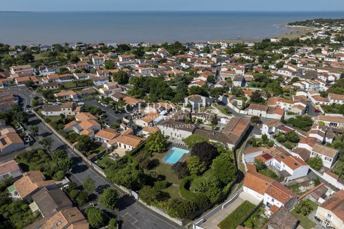 Image No.6-10 Bed House for sale