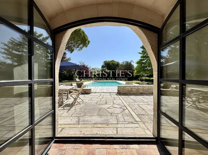 Image No.8-10 Bed House for sale