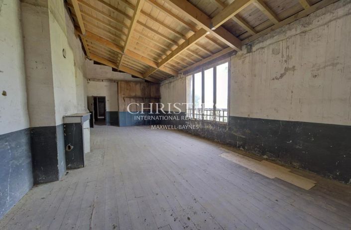 Image No.10-8 Bed House for sale