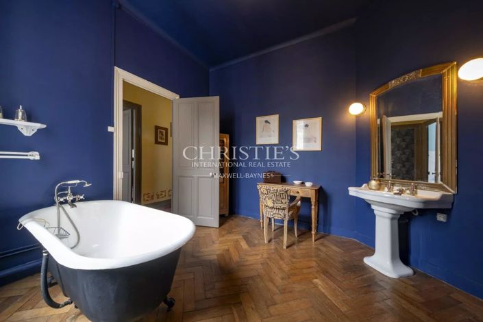 Image No.9-5 Bed House for sale