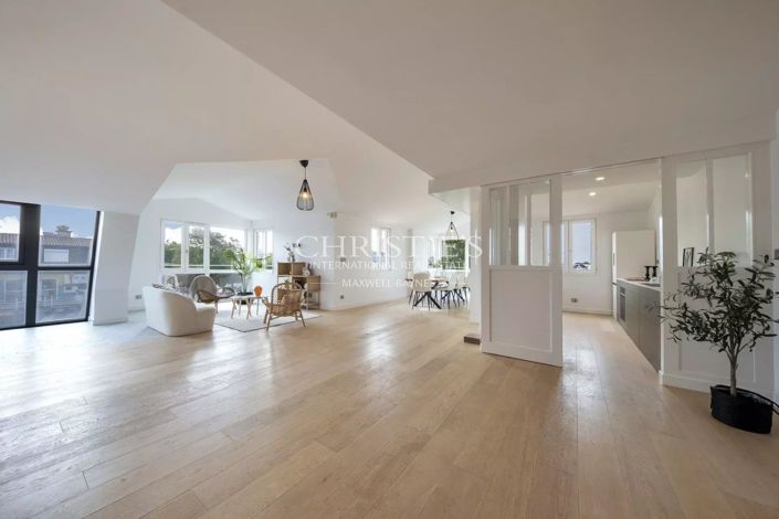 Image No.2-4 Bed Apartment for sale