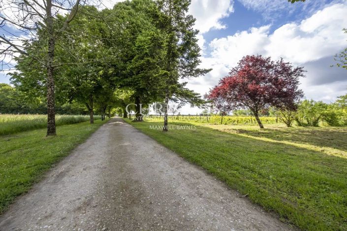 Image No.44-14 Bed House for sale