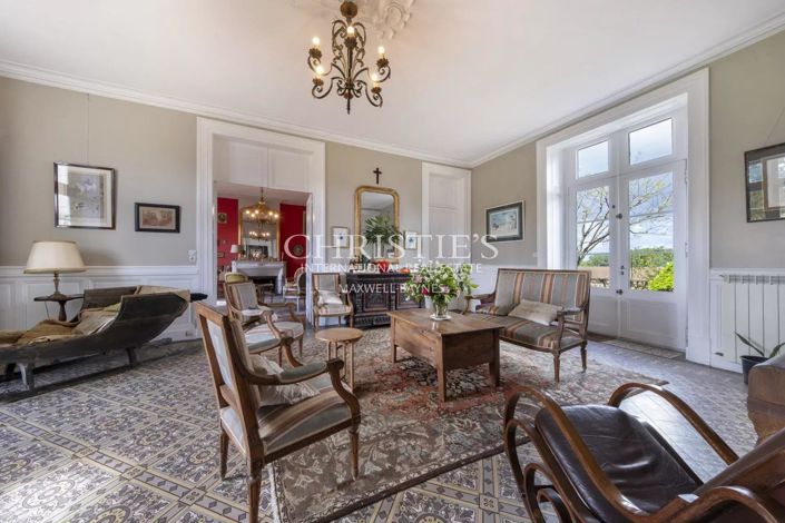 Image No.8-14 Bed House for sale