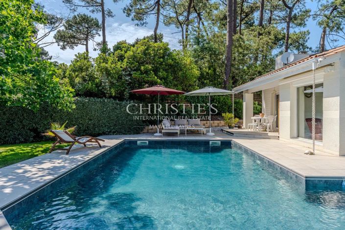 Image No.2-4 Bed House for sale