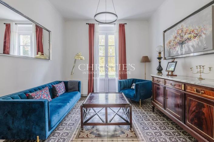 Image No.3-6 Bed House for sale