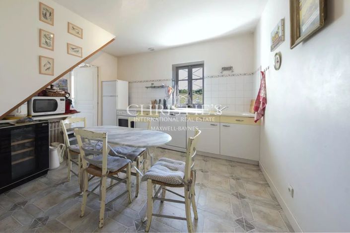 Image No.10-6 Bed House for sale