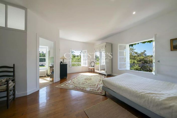 Image No.12-6 Bed House for sale