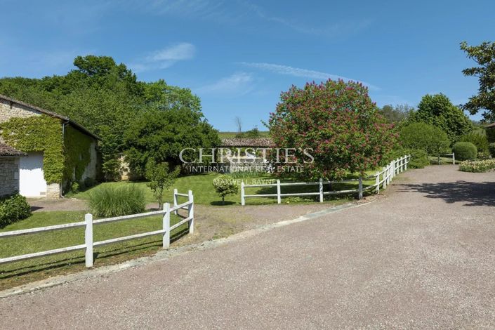 Image No.3-6 Bed House for sale