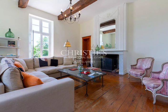 Image No.12-10 Bed House for sale