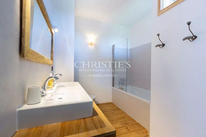 Image No.14-10 Bed House for sale