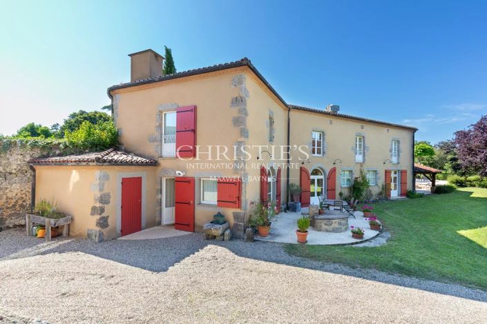 Image No.21-10 Bed House for sale