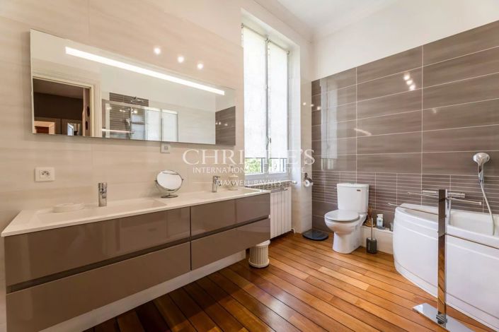 Image No.16-6 Bed House for sale