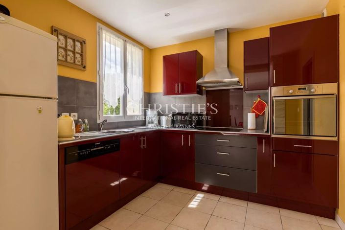 Image No.26-6 Bed House for sale