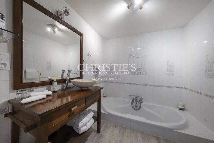 Image No.21-House for sale