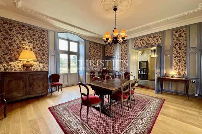 Image No.10-10 Bed House for sale