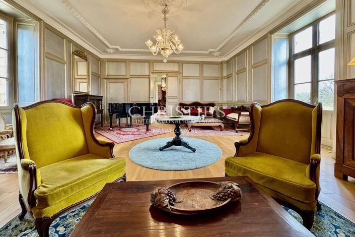 Image No.18-10 Bed House for sale