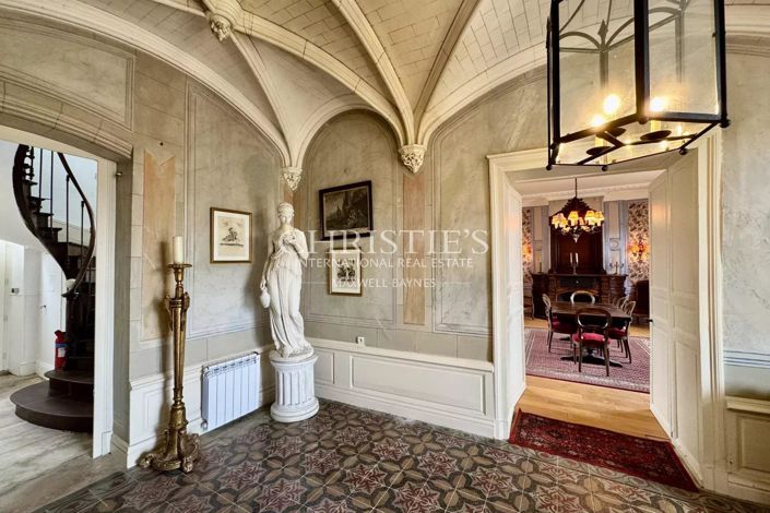 Image No.2-10 Bed House for sale