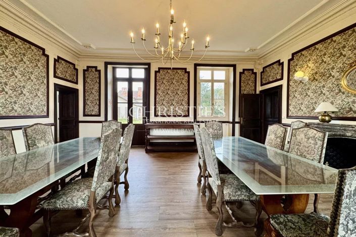 Image No.21-10 Bed House for sale