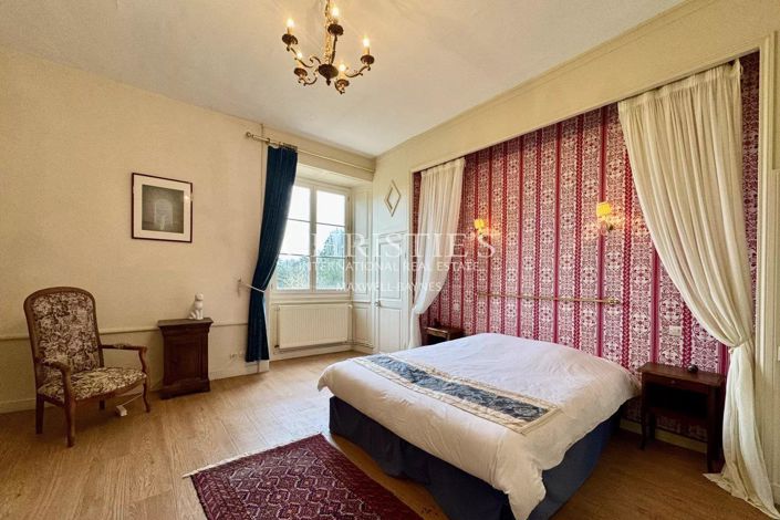 Image No.22-10 Bed House for sale