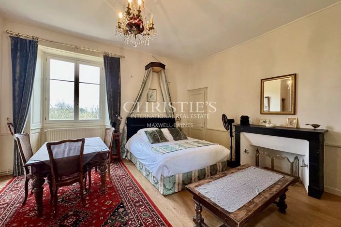 Image No.23-10 Bed House for sale