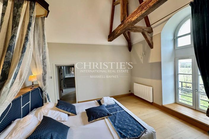 Image No.35-10 Bed House for sale