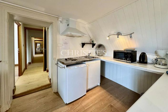 Image No.42-10 Bed House for sale